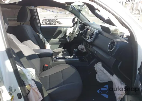 2016 Toyota Tacoma Trd Sport z USA, uszkodzony, nr VIN 3TMAZ5CN3GM006817